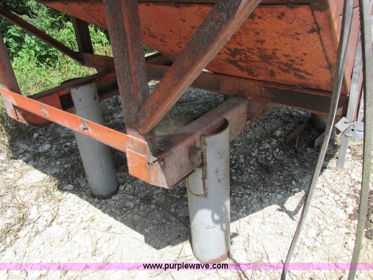 image for item I8967 Korhumel 220 gravity flow grain cart