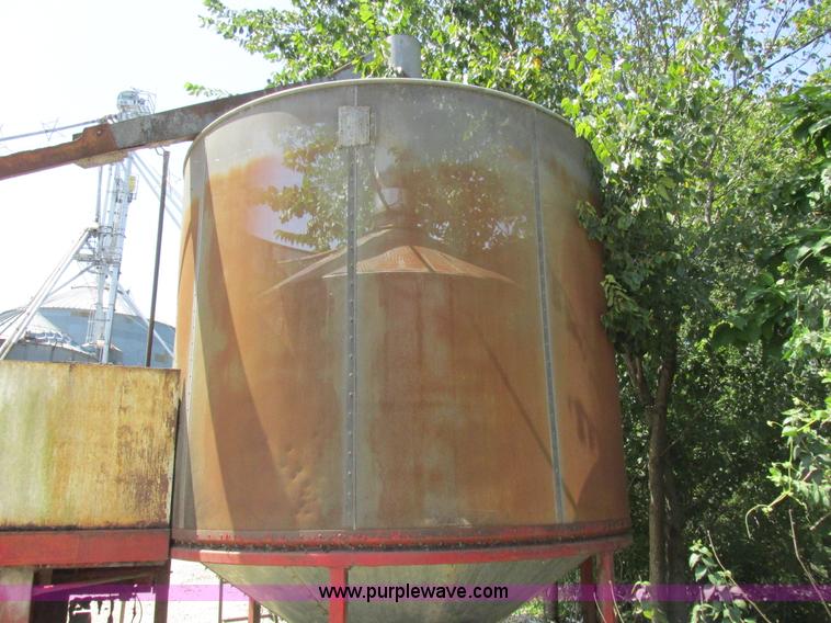 image for item I8968 G&T 580 grain dryer