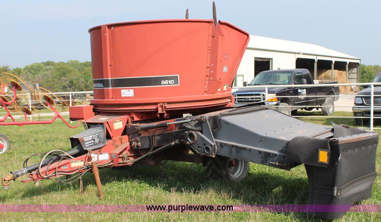image for item J2007 Case IH 8610 bale processor