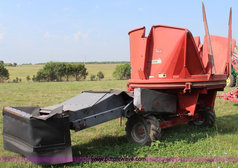 image for item J2007 Case IH 8610 bale processor