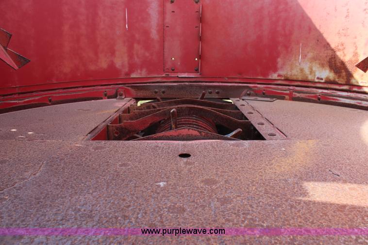 image for item J2007 Case IH 8610 bale processor