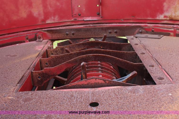 image for item J2007 Case IH 8610 bale processor