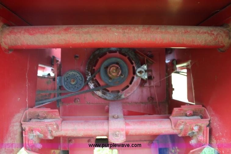 image for item J2007 Case IH 8610 bale processor