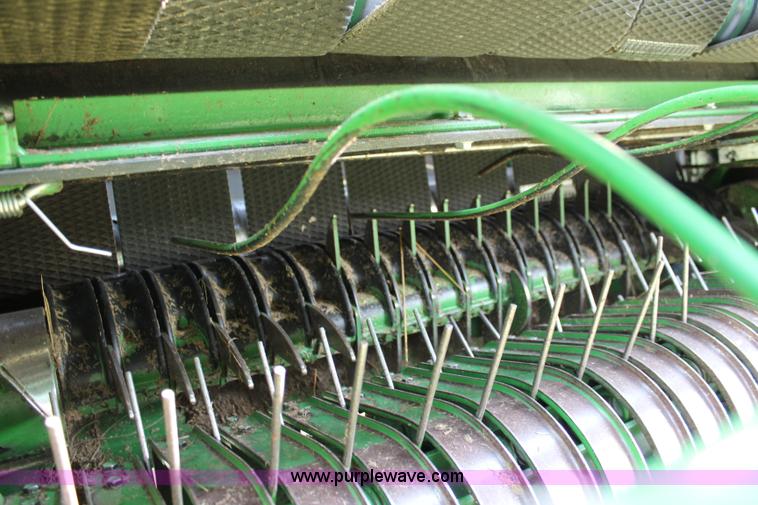 image for item J2008 2003 John Deere 567 round baler