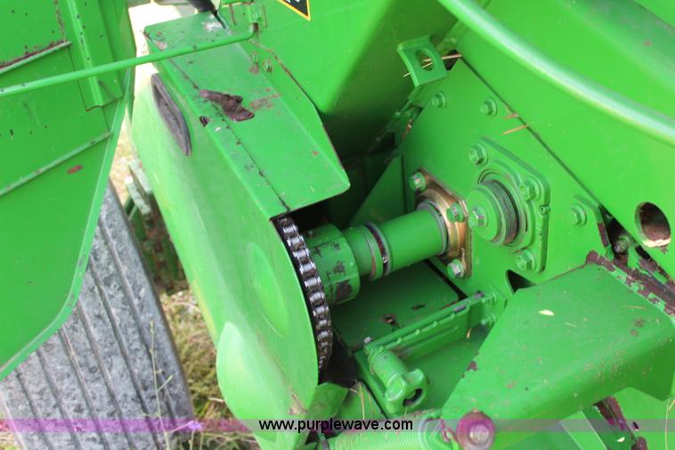 image for item J2008 2003 John Deere 567 round baler