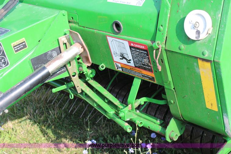 image for item J2008 2003 John Deere 567 round baler