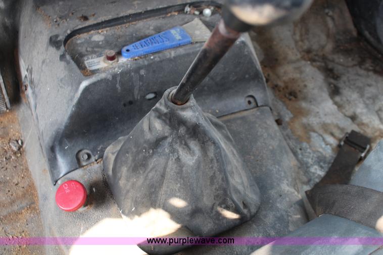 image for item J2025 1992 GMC TopKick feed delivery truck