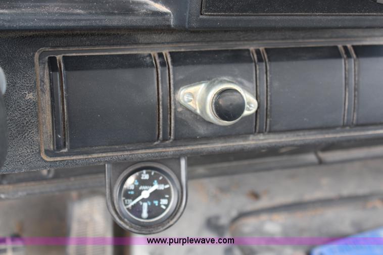 image for item J2025 1992 GMC TopKick feed delivery truck