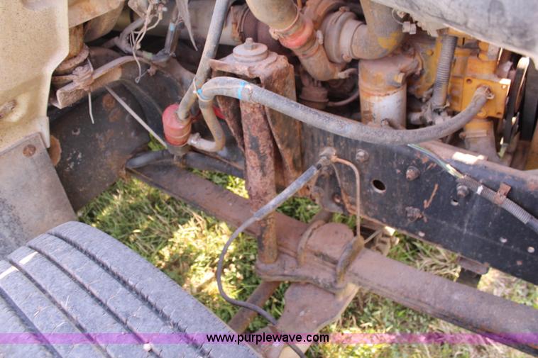 image for item J2025 1992 GMC TopKick feed delivery truck