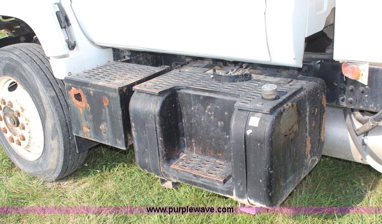 image for item J2025 1992 GMC TopKick feed delivery truck