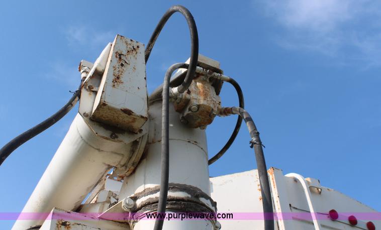 image for item J2025 1992 GMC TopKick feed delivery truck