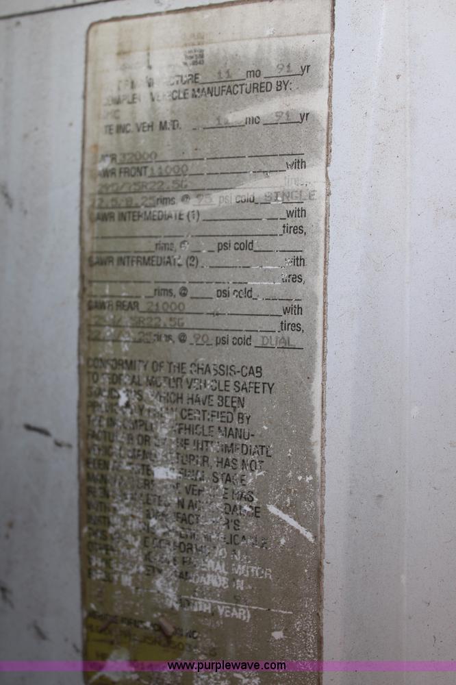 image for item J2025 1992 GMC TopKick feed delivery truck