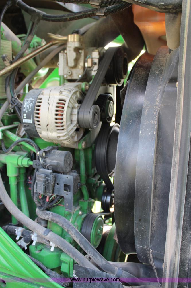 image for item J2026 2005 John Deere 7320 MFWD tractor