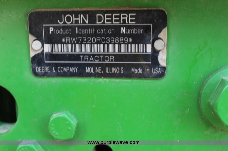 image for item J2026 2005 John Deere 7320 MFWD tractor