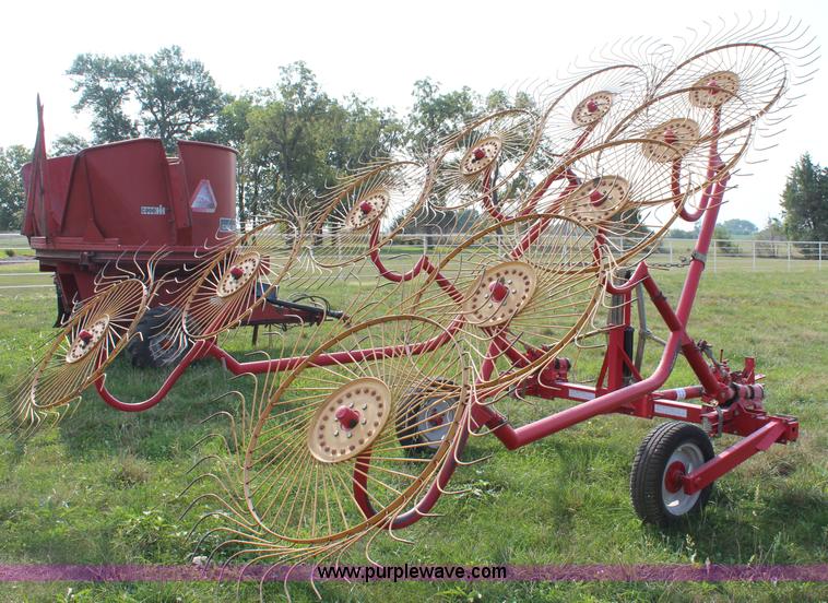 image for item J2027 Tonutti RCS 10 wheel rake