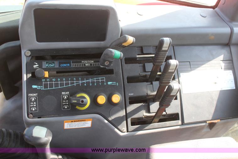 image for item J2104 1993 AGCO Allis 8630 MFWD tractor