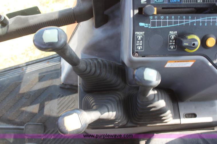 image for item J2104 1993 AGCO Allis 8630 MFWD tractor