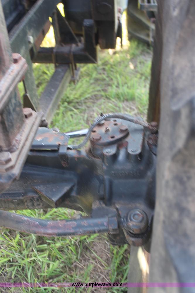 image for item J2104 1993 AGCO Allis 8630 MFWD tractor