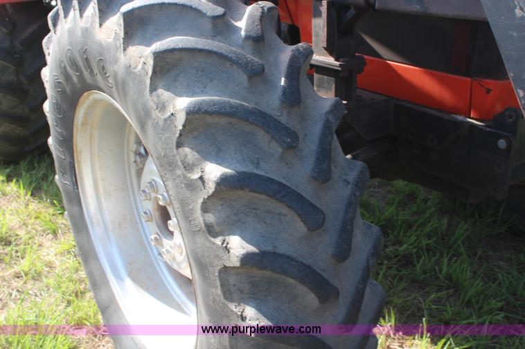 image for item J2104 1993 AGCO Allis 8630 MFWD tractor