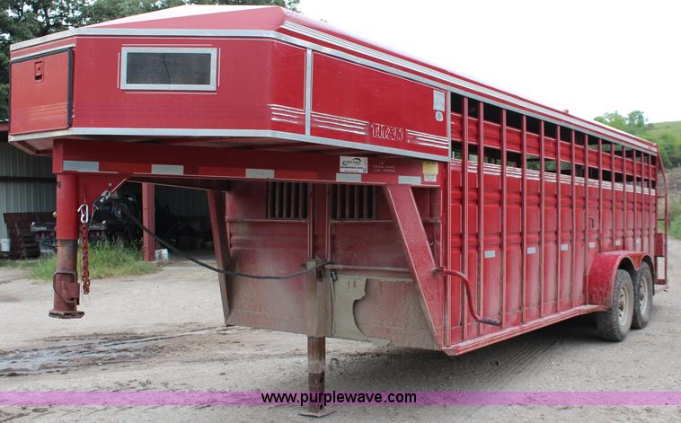 image for item J2112 1995 Titan gooseneck livestock trailer