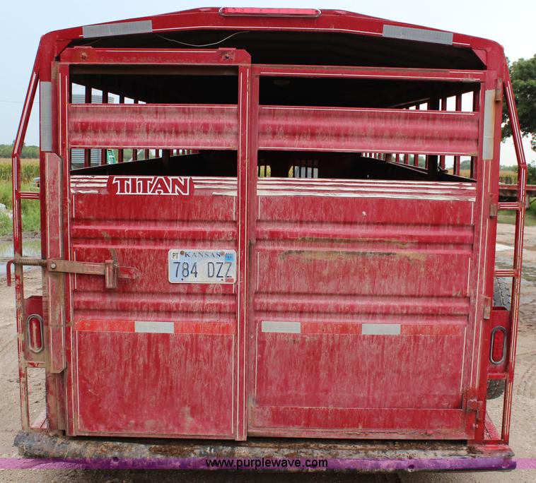 image for item J2112 1995 Titan gooseneck livestock trailer