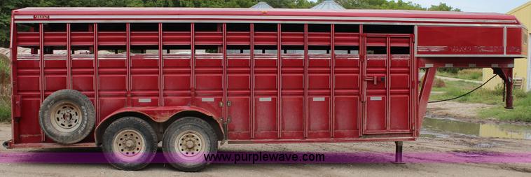 image for item J2112 1995 Titan gooseneck livestock trailer