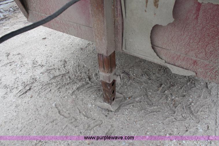 image for item J2112 1995 Titan gooseneck livestock trailer