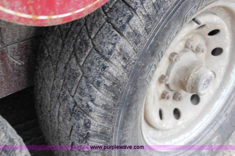 image for item J2112 1995 Titan gooseneck livestock trailer