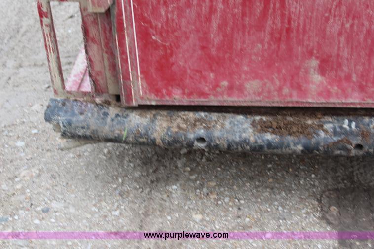 image for item J2112 1995 Titan gooseneck livestock trailer