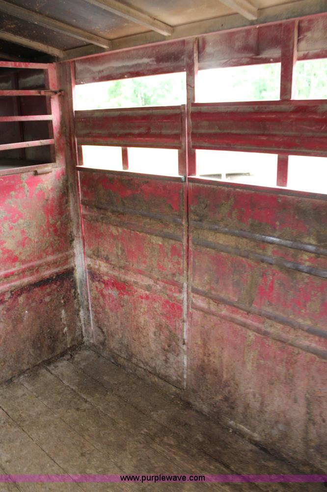 image for item J2112 1995 Titan gooseneck livestock trailer