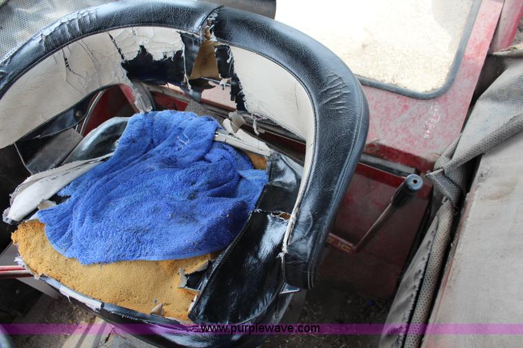 image for item J2130 1973 International 766 tractor