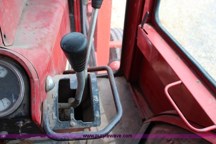 image for item J2130 1973 International 766 tractor