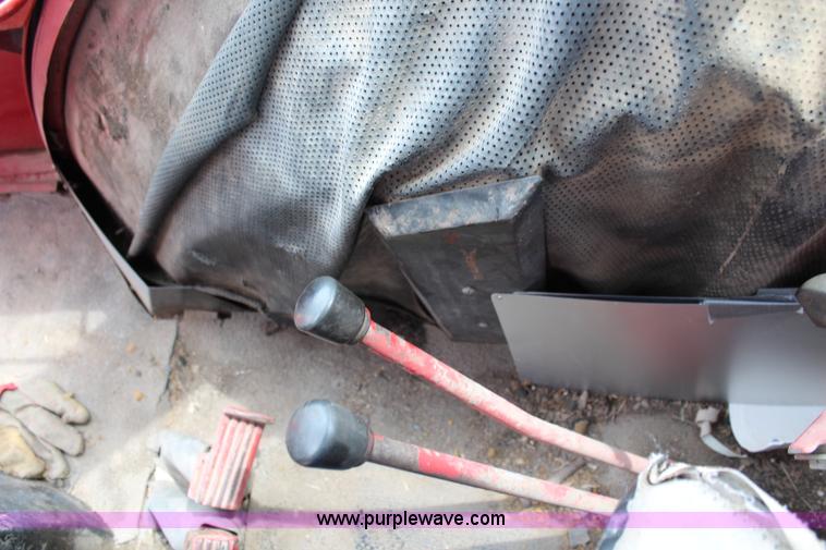 image for item J2130 1973 International 766 tractor