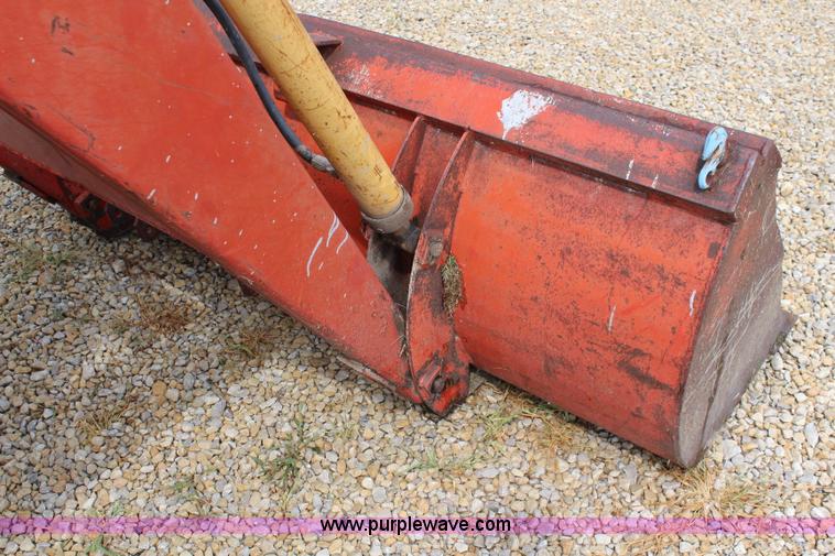 image for item J2130 1973 International 766 tractor