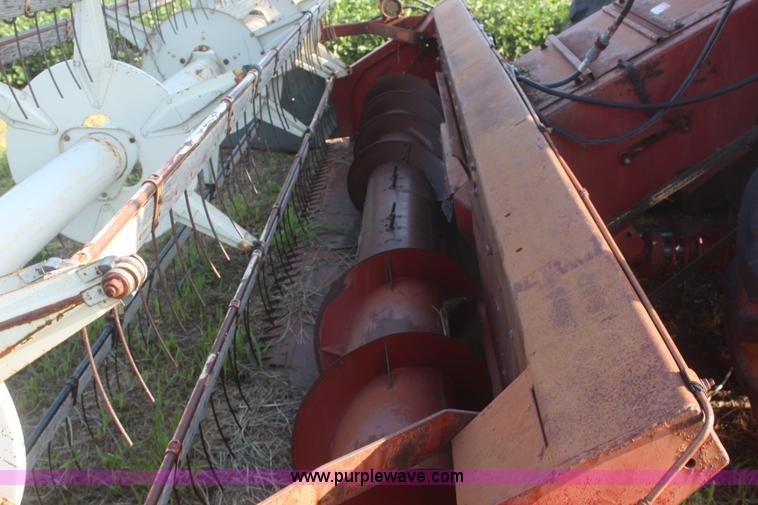 image for item J2134 International 715 combine