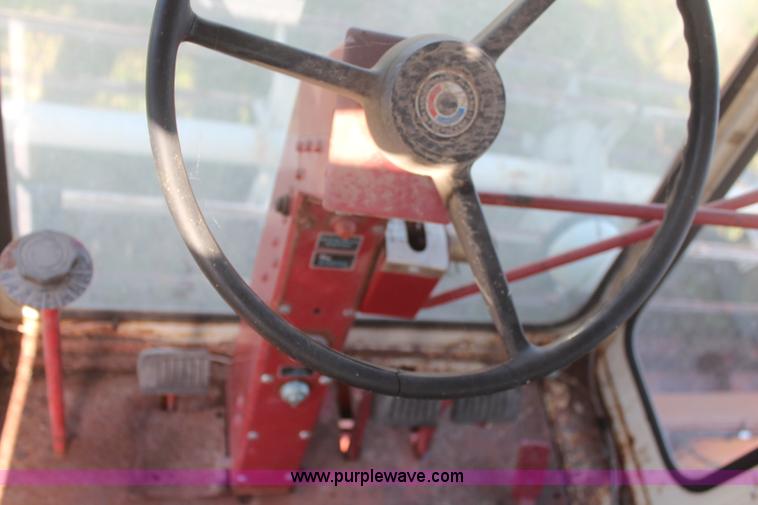 image for item J2134 International 715 combine