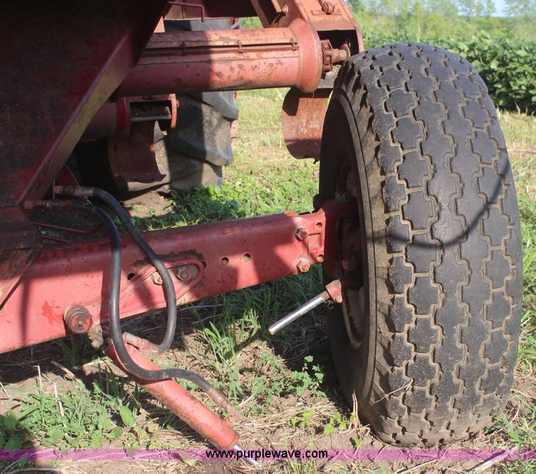 image for item J2134 International 715 combine