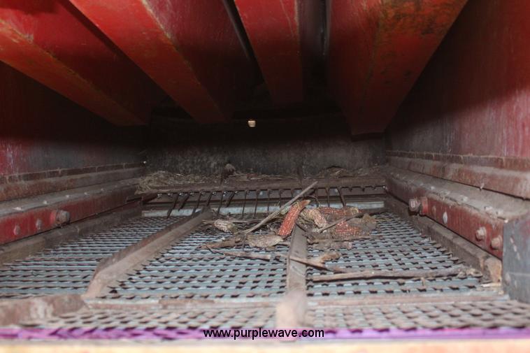 image for item J2134 International 715 combine