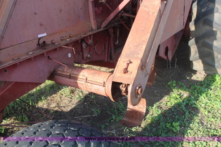 image for item J2134 International 715 combine