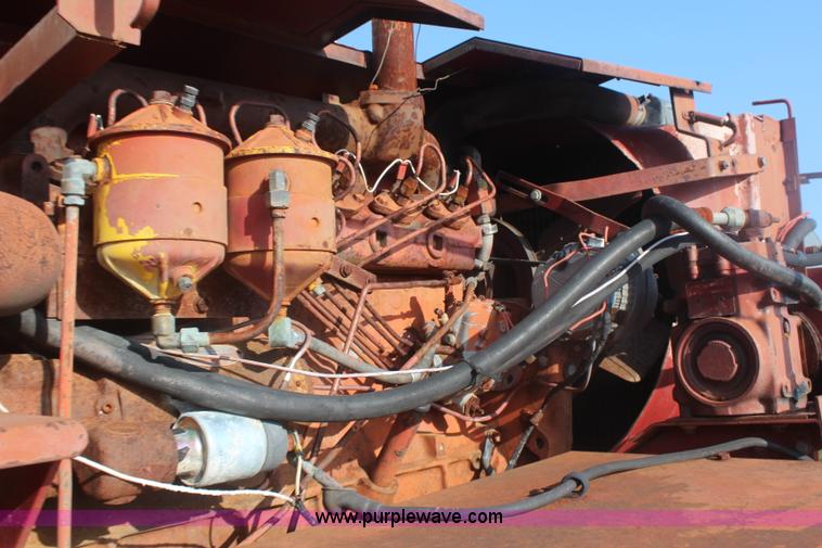 image for item J2134 International 715 combine