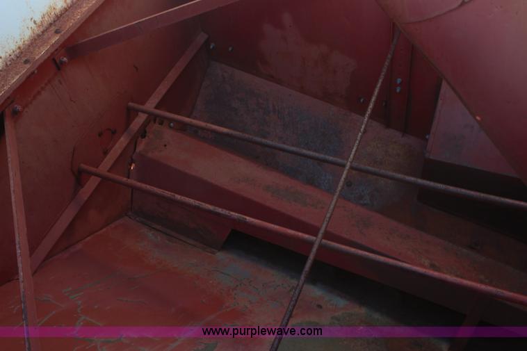 image for item J2134 International 715 combine