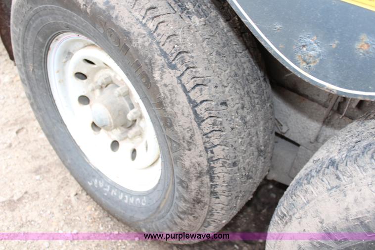 image for item J2158 1993 Titan gooseneck livestock trailer