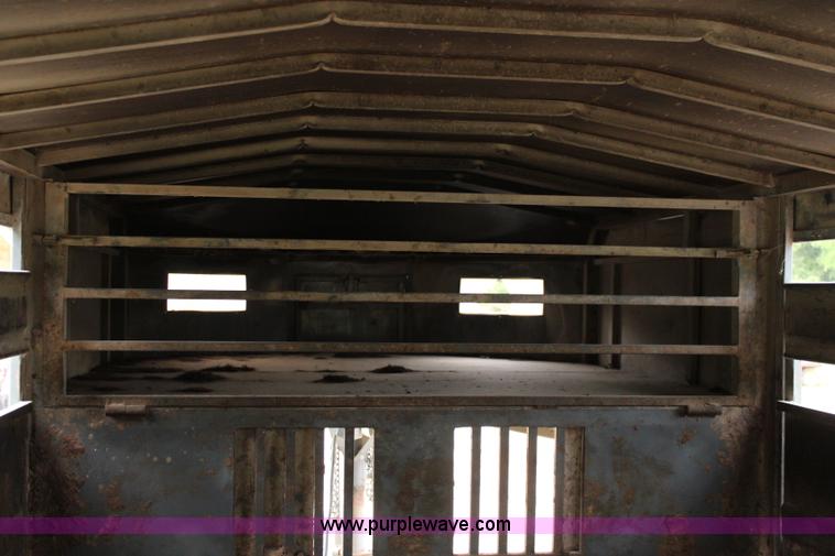 image for item J2158 1993 Titan gooseneck livestock trailer