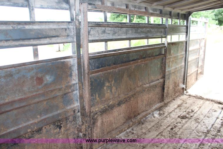 image for item J2158 1993 Titan gooseneck livestock trailer