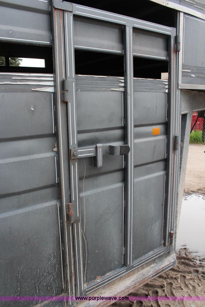 image for item J2158 1993 Titan gooseneck livestock trailer