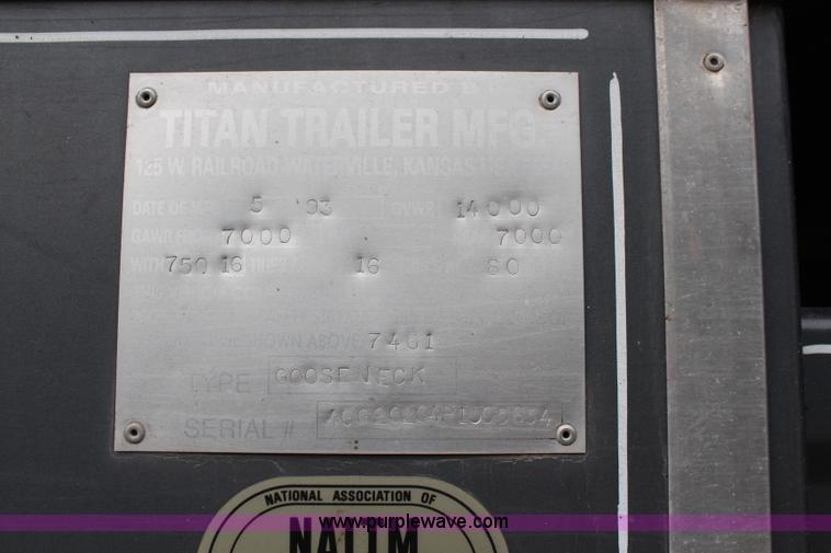 image for item J2158 1993 Titan gooseneck livestock trailer