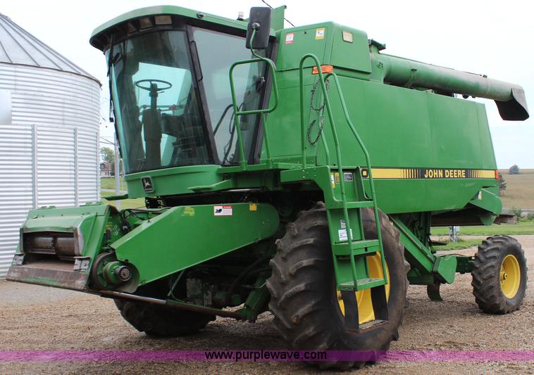 image for item J2187 1990 John Deere 9400 combine