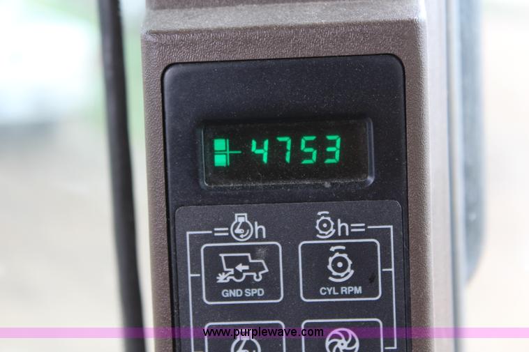 image for item J2187 1990 John Deere 9400 combine