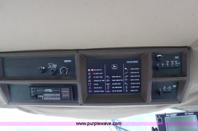 image for item J2187 1990 John Deere 9400 combine