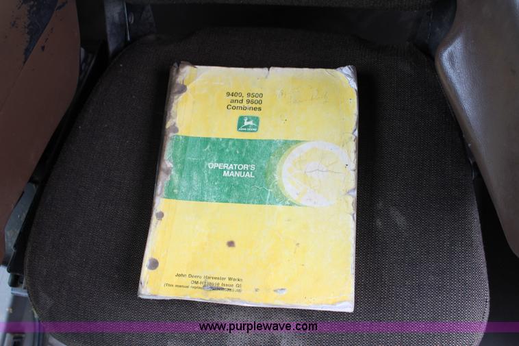 image for item J2187 1990 John Deere 9400 combine